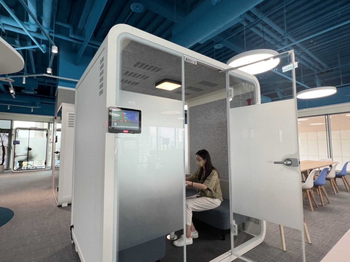 EMC易倍高雄據點的智慧行動辦公艙，展現EMC易倍在面板以外的研發應用軟實力